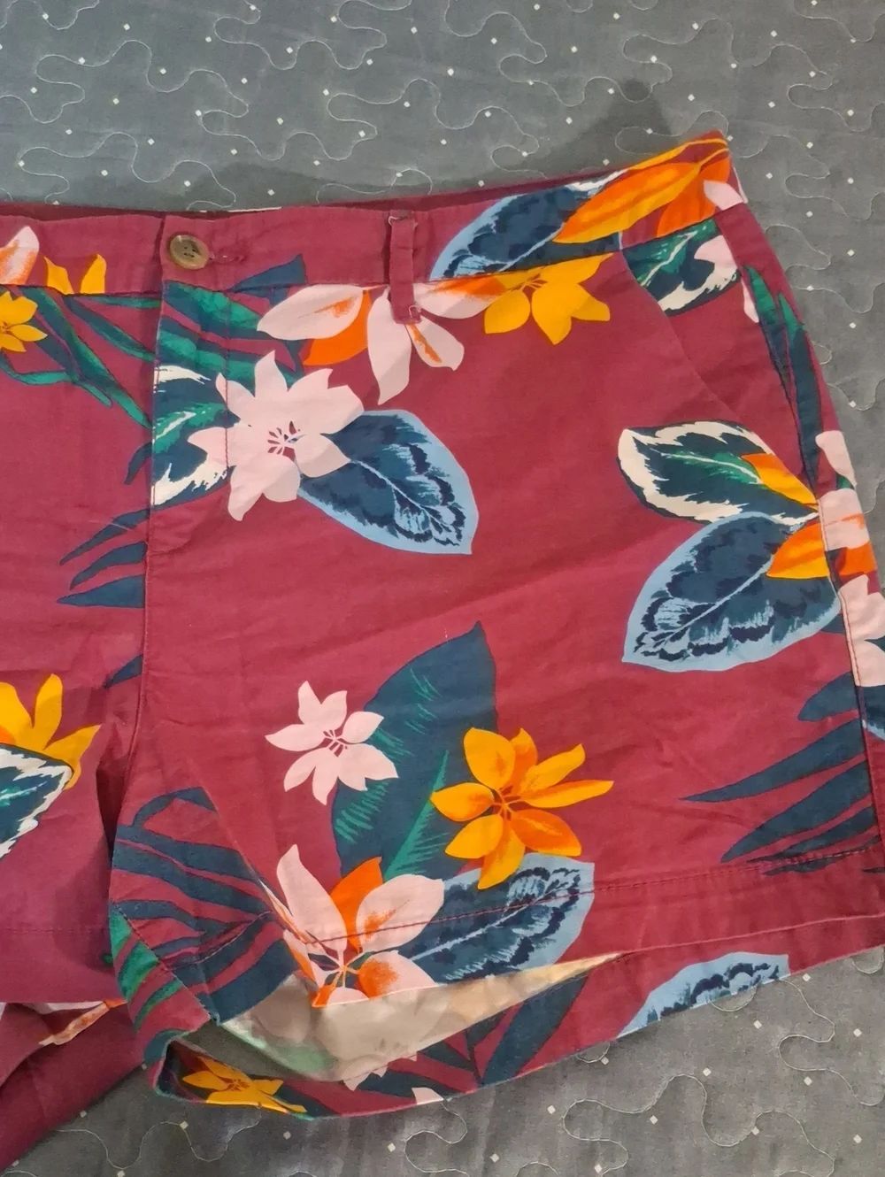 Old Navy Everyday Floral Maroon Women's Shorts size 16